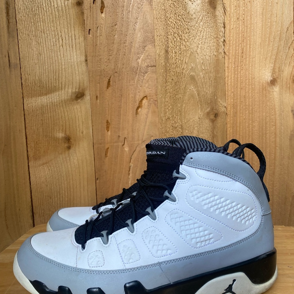 Air Jordan 9 Retro “Barons” | White/Black/Wolf Grey | Men’s 11.5 | Pre-Owned